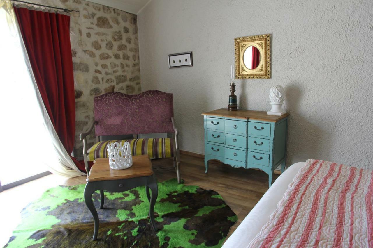 Bed and Breakfast Le Pré de l'Aube Montjoyer Exterior foto